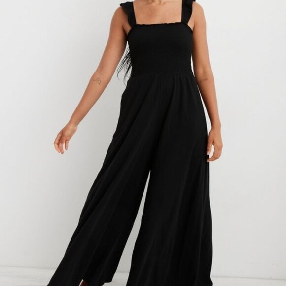 Aerie Black Smocked Flutter Sleeve Wide Leg Jumpsuit Women's Size XS - Picture 1 of 10